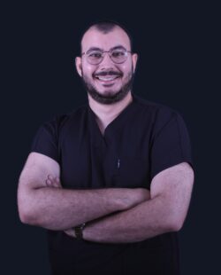 Dt. Buluthan SAYILGAN (Diş Hekimi).JPG
